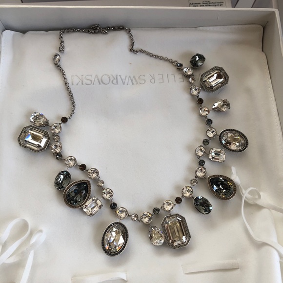 Beautiful statement piece - Picture 2 of 4